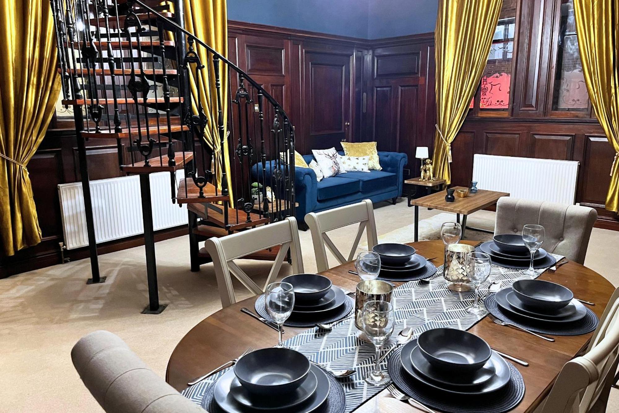 The Old Brewery Boardroom - Winchester City Centre - Unique Property - Free Parking - Sleeps 6 - By Xplus Stays Exterior photo